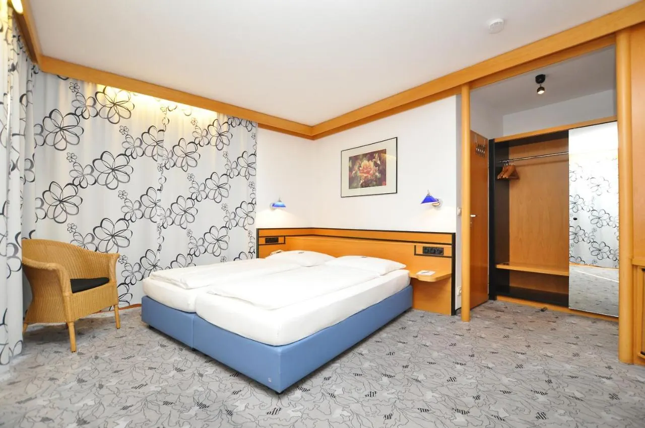 Hotel Villa Waldperlach By Blattl Munich