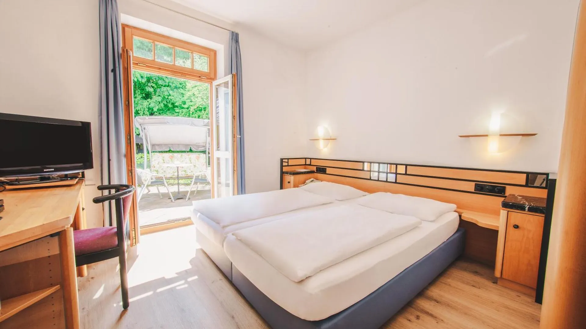 Hotel Villa Waldperlach By Blattl Munich