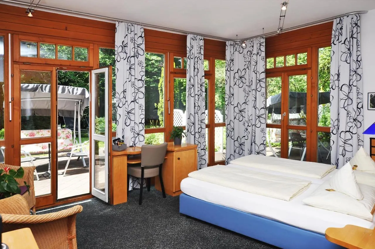 Villa Waldperlach By Blattl Munich 3*,