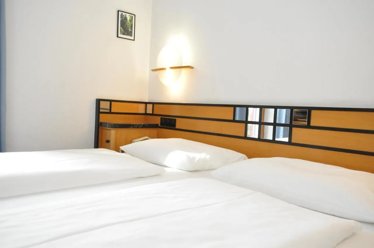 Hotel Villa Waldperlach By Blattl Munich