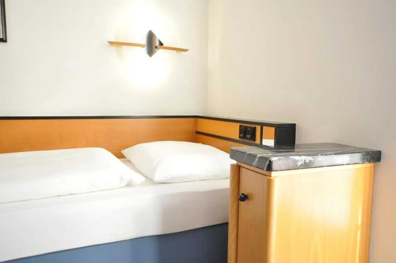 Hotel Villa Waldperlach By Blattl Munich